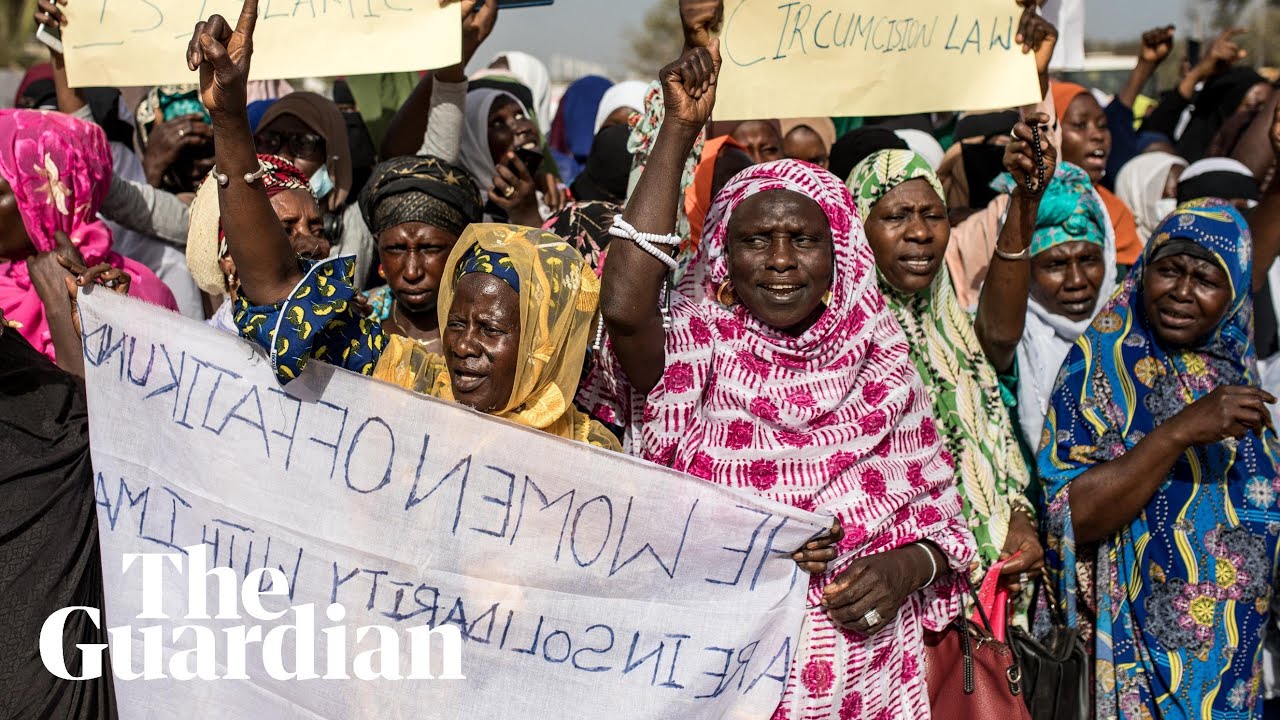 The Gambia: FGM supporters march to overturn ban
