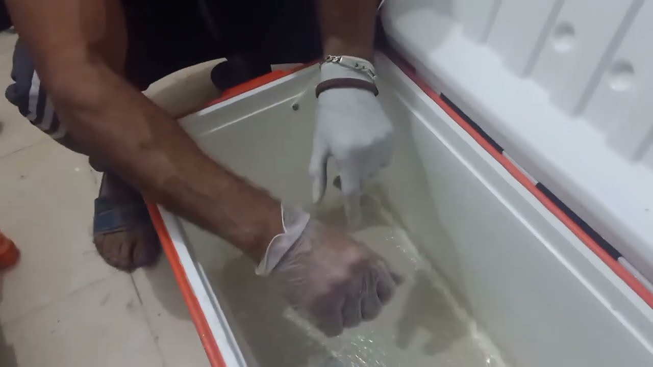 تصليح شرخ داخلى لايس بوكس واعادة صب طبقة. فيبر للارضية من جديد