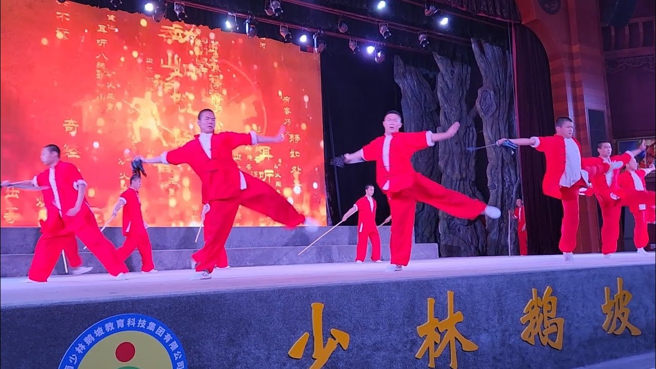 Shaolin Kungfu Performance from EPo Wushu School in Dengfeng, Henan 少林功夫表演 鹅坡武术学校 河南登封