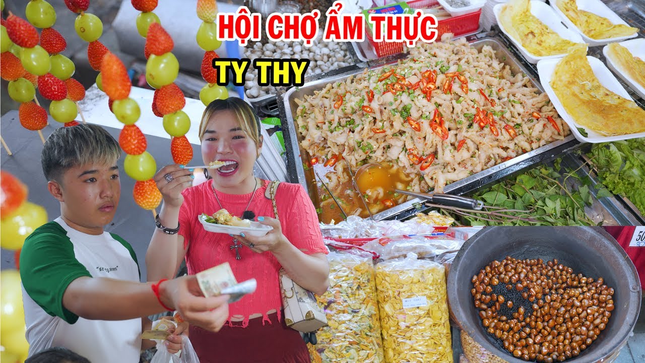 Ty Thy đi chơi Hội chợ Ẩm thực Bình Tây có nhiều món ngon - Ty Thy Vlog Gỏi đu đủ