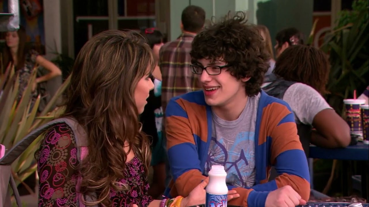 Robbie Shapiro being weird for 8 minutes straight