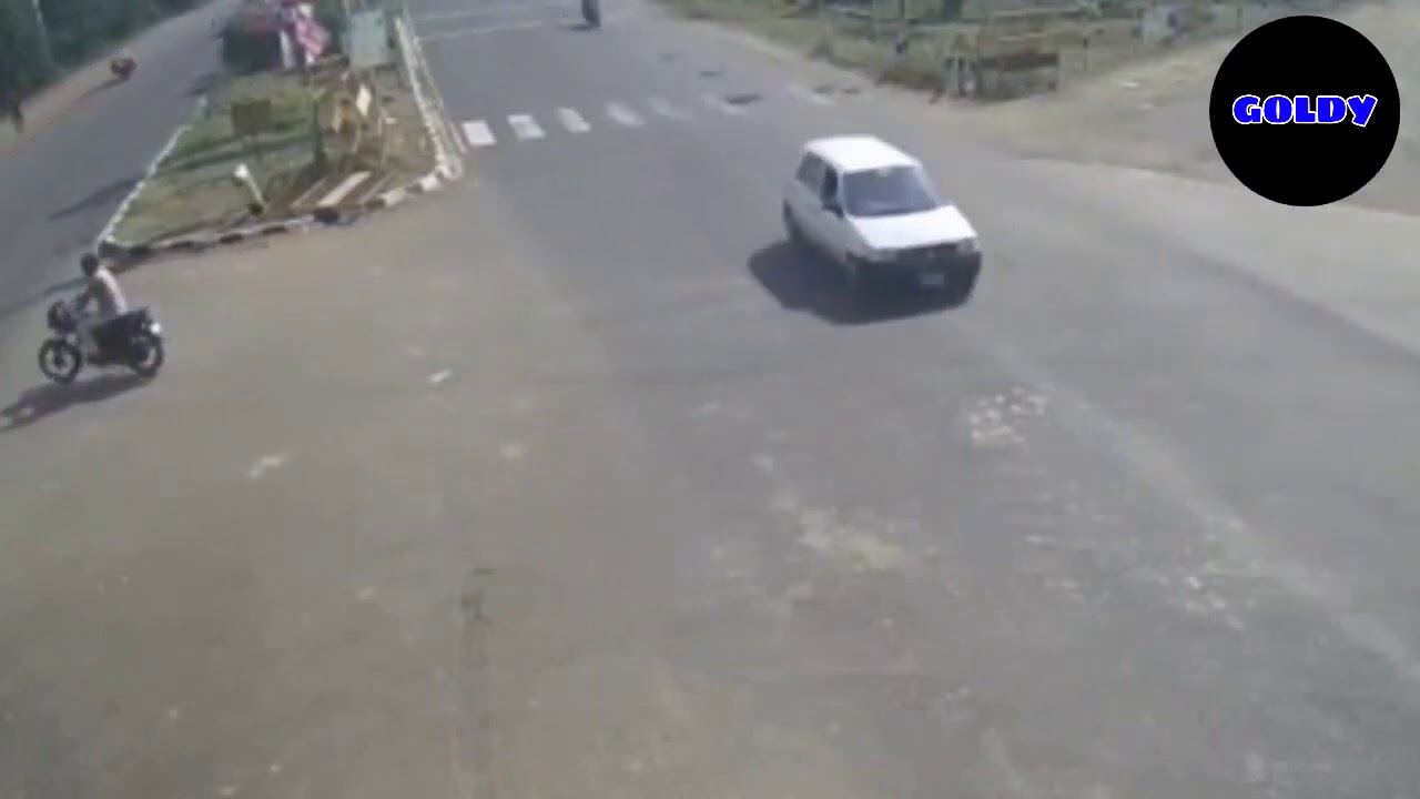 Live Bike & Bus Dangerous Accident India | Android Rider...