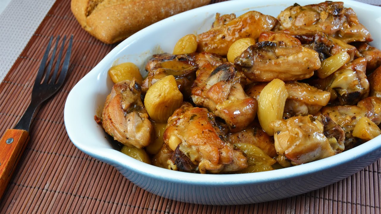 Spanish Garlic Chicken (Pollo al Ajillo) - Easy Chicken Thighs in Garlic-Wine Sauce Recipe