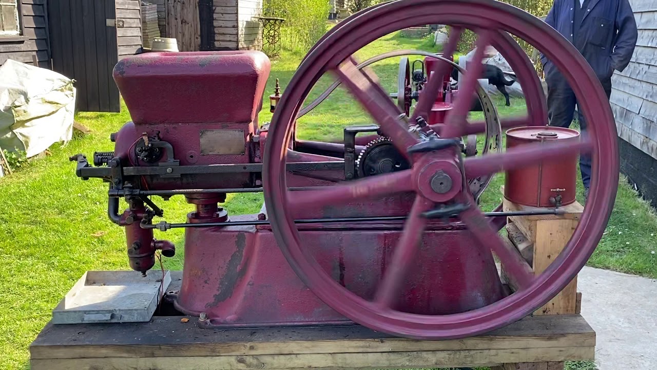 6hp petrol/paraffin Amanco running on battery ignition.