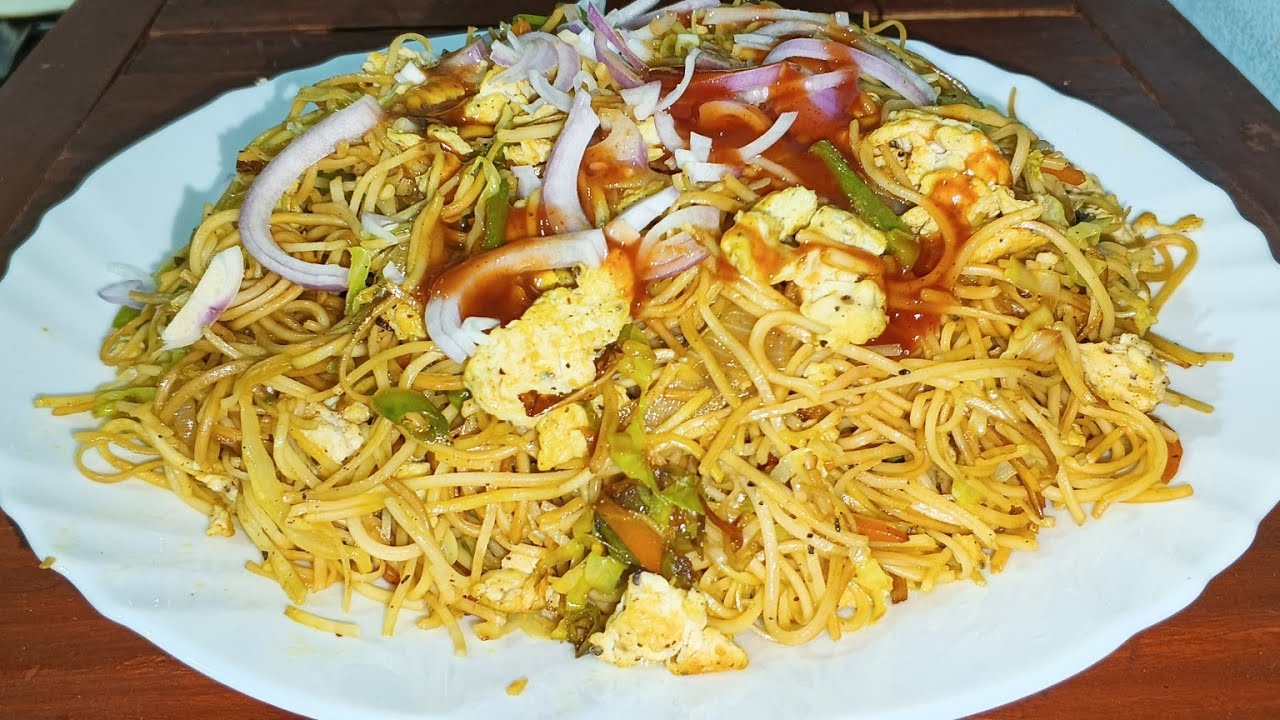 Street style egg chowmein | egg chowmein recipe | Ekdom Resturant Style Egg Chowmein |