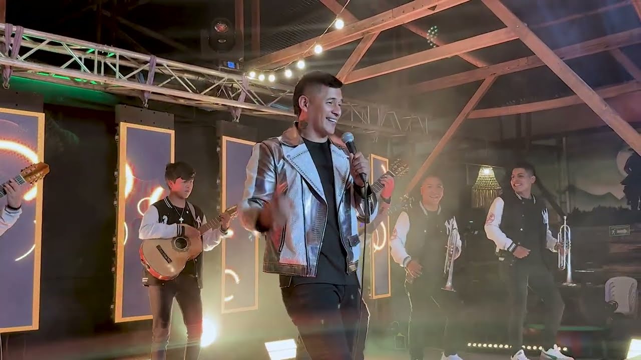 John Guerra - Penas por un Amor I Live
