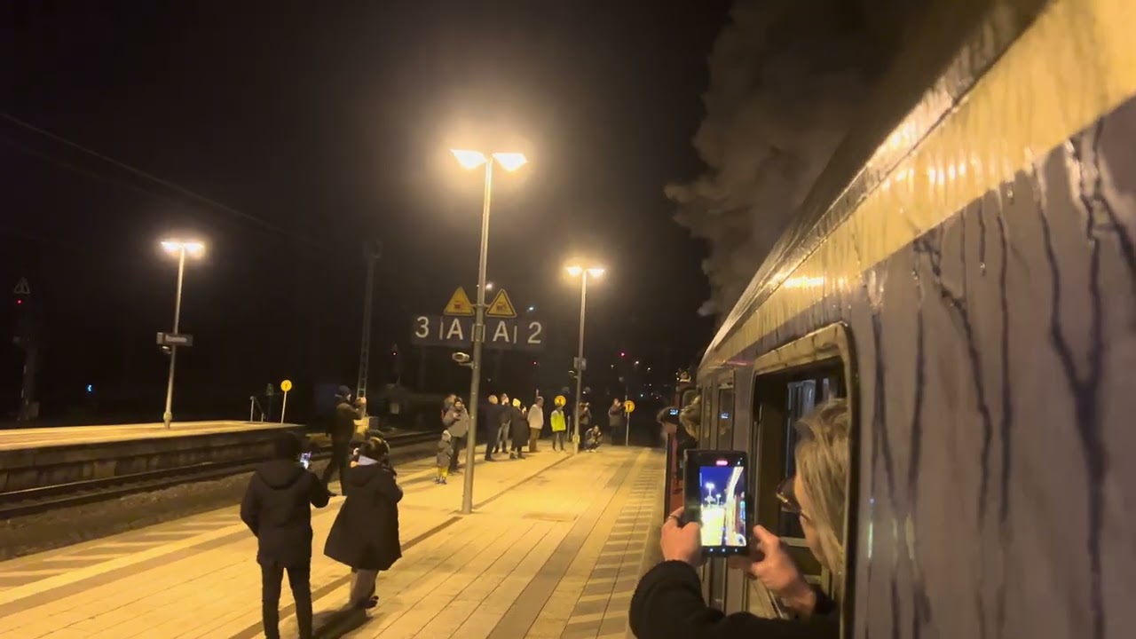 Raketenstart aus dem Bahnhof Rosenheim mit 01 180