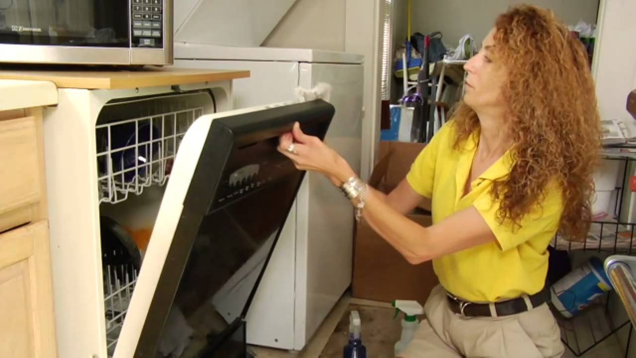 How to Clean a Dishwasher