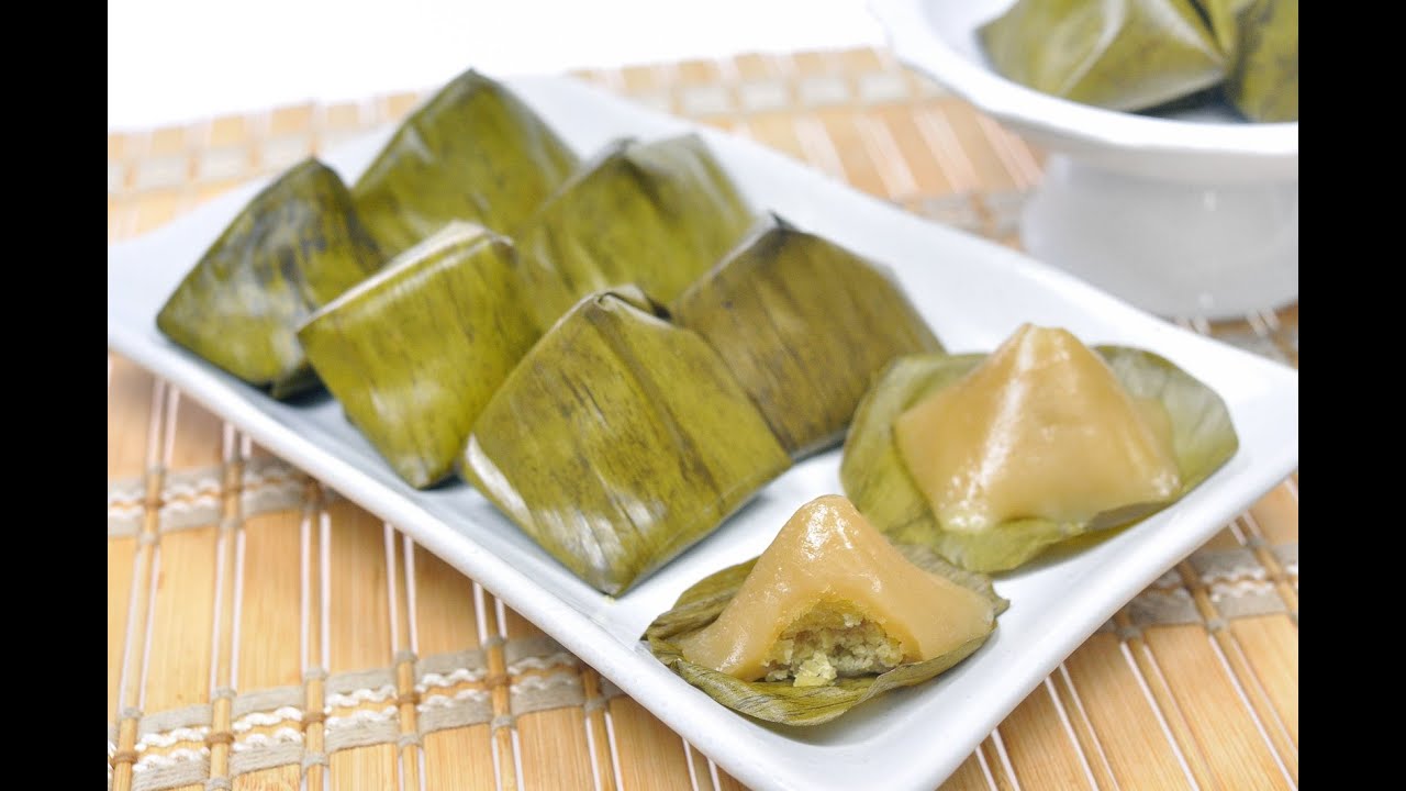 Stuffed Dough Pyramid (Thai Dessert) - Ka Nhom Tian ขนมเทียน