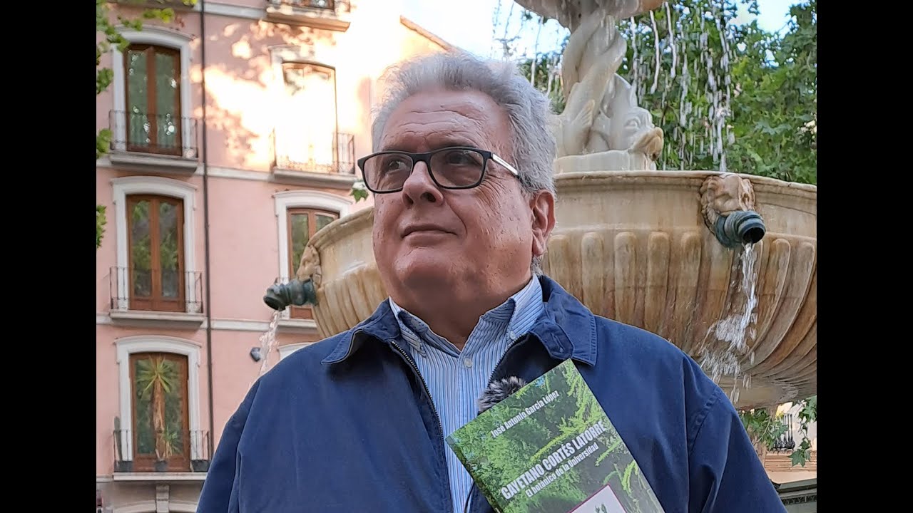 JOSÉ ANTONIO GARCÍA LÓPEZ DEDICA UN LIBRO A CAYETANO CORTÉS LATORRE, EL BOTÁNICO DE LA UNIVERSIDAD