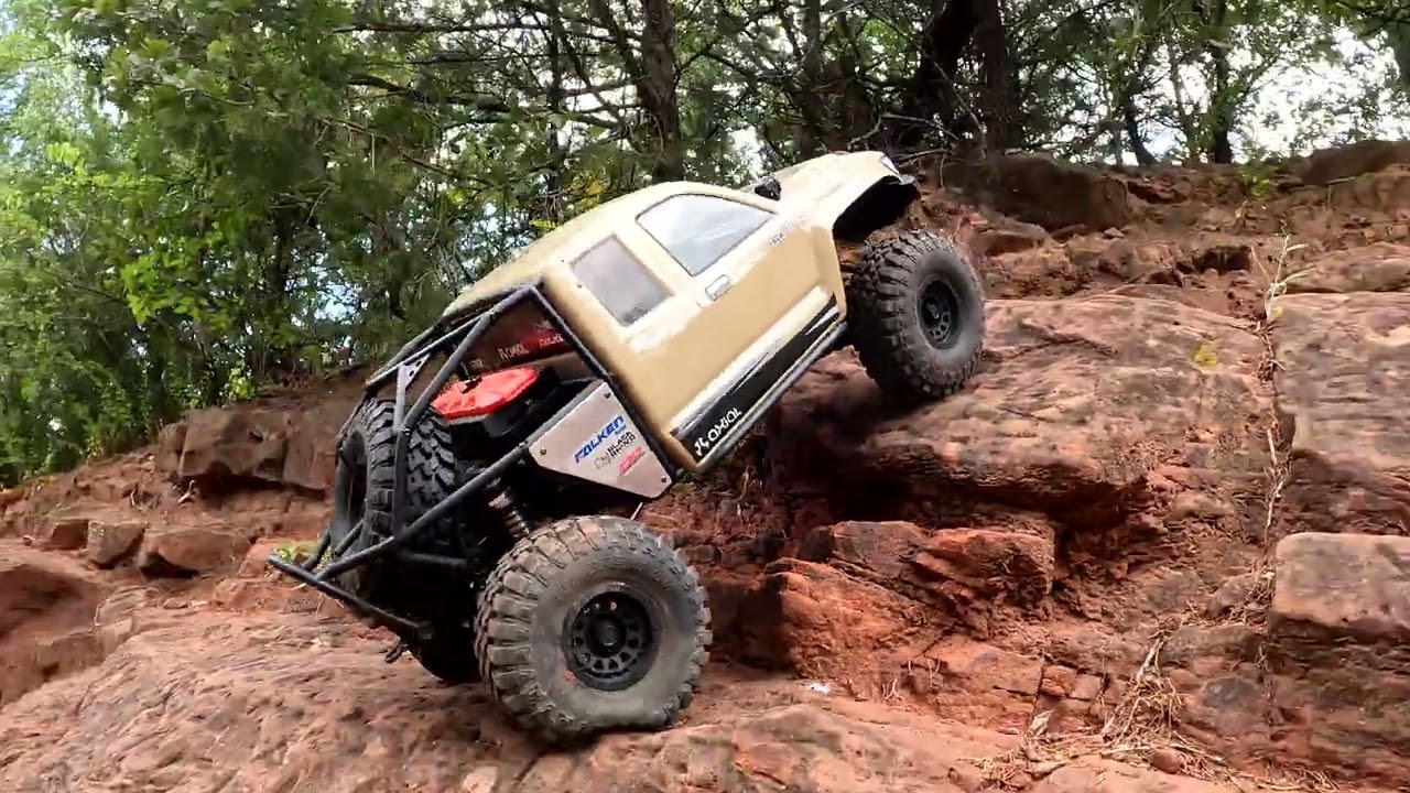 Humongous RC Crawler WOWZER!