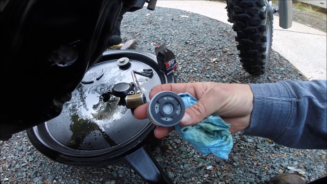 Замена масла Yamaha XT225 2004 года