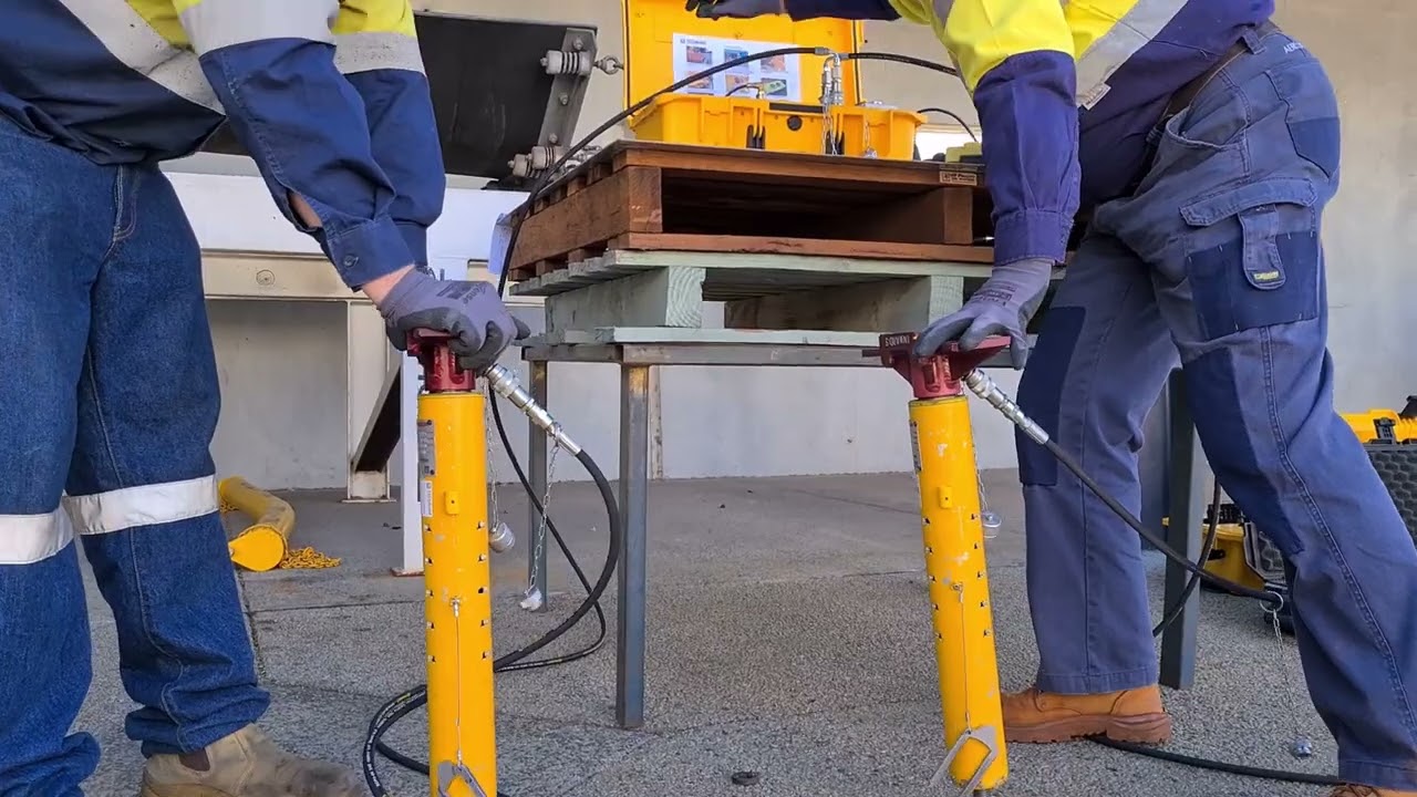 Techmine Hydraulic Prestart Telescope Priming STEP  4