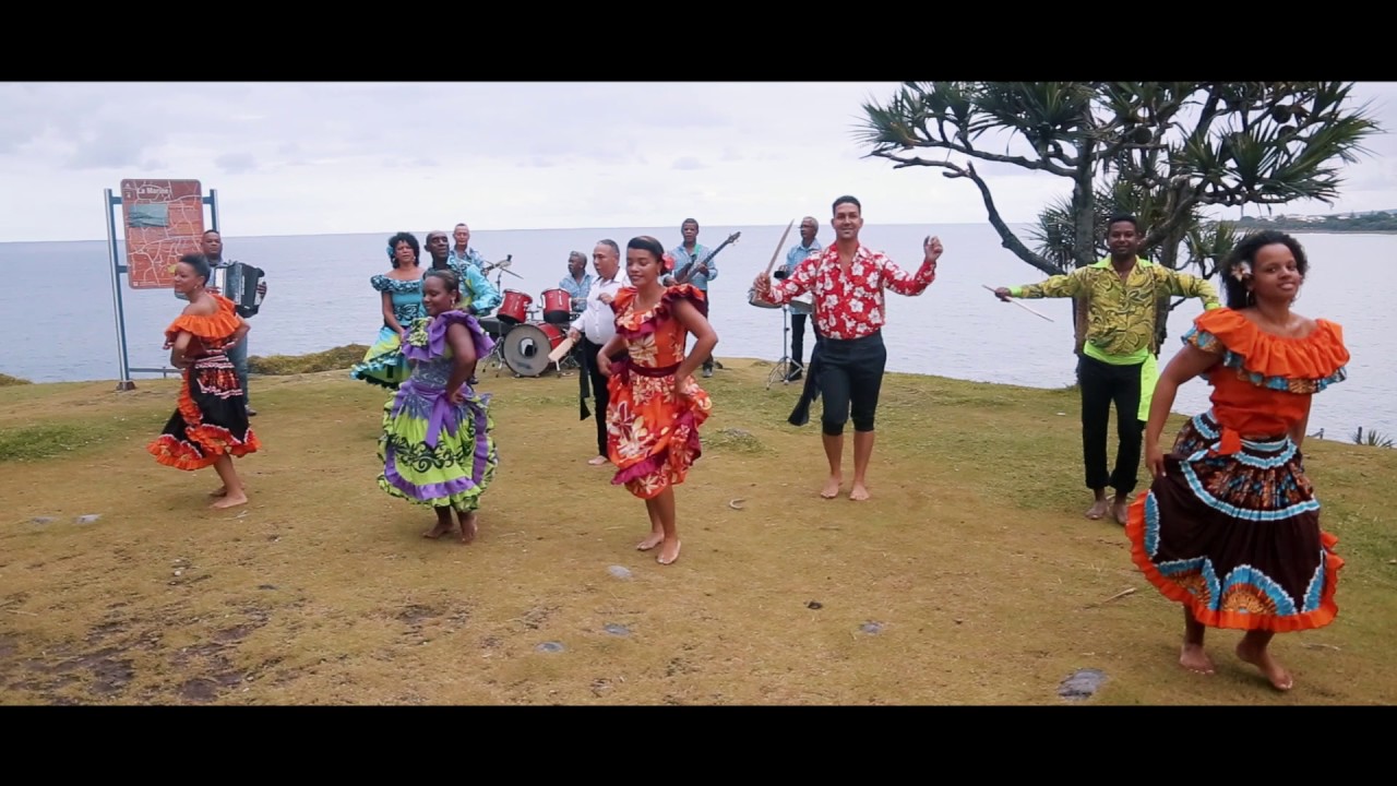 P'TI COUPEUR CANNE  séga Groupe folklorique (reprise version officiel COULEUR REUNION)