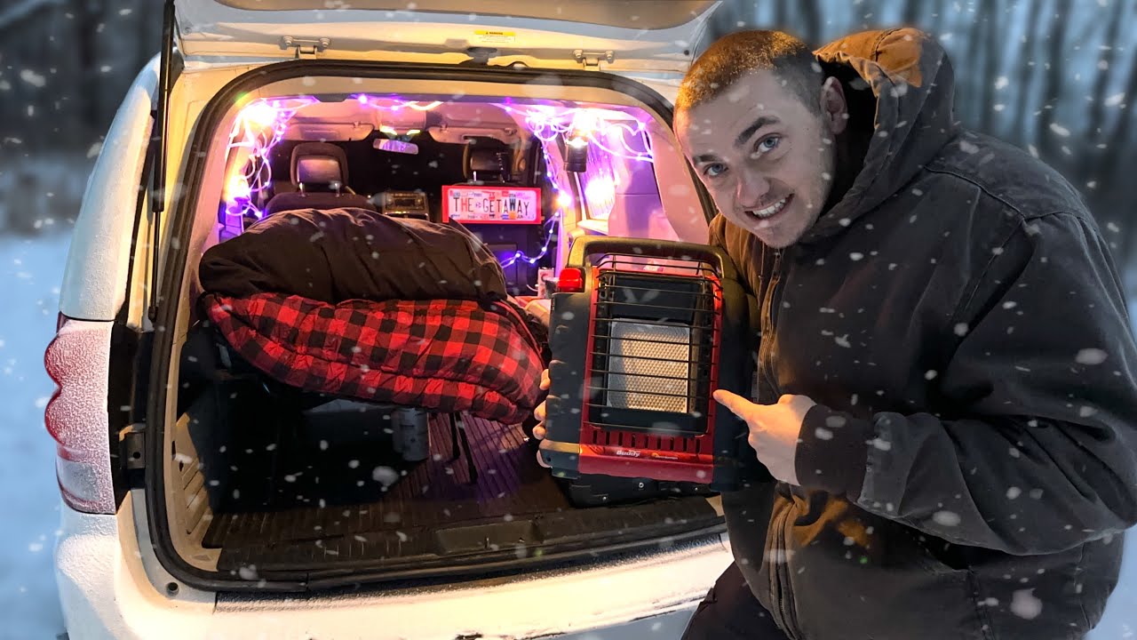 🥶 Одиночный кемпинг на машине в морозном лесу! Зимний кемпинг: новые условия | Dodge Campervan / ...