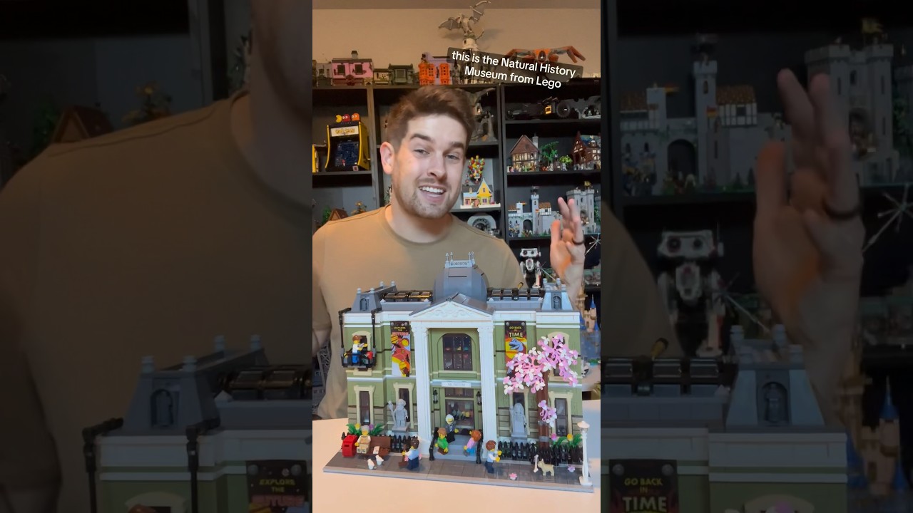 LEGO Natural History Museum closer look