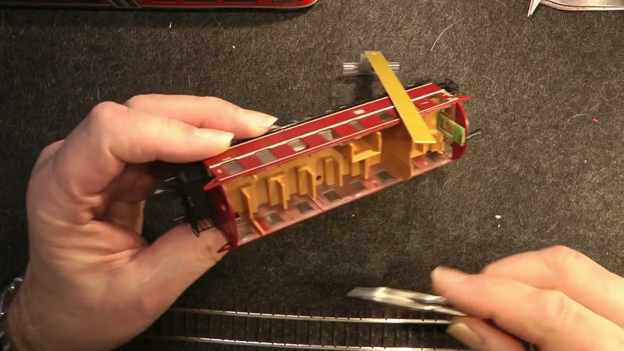 Wolfgangs Märklin Modellbahn Roco-Steuerwagen Donnerbüchse Decoder Defekt??