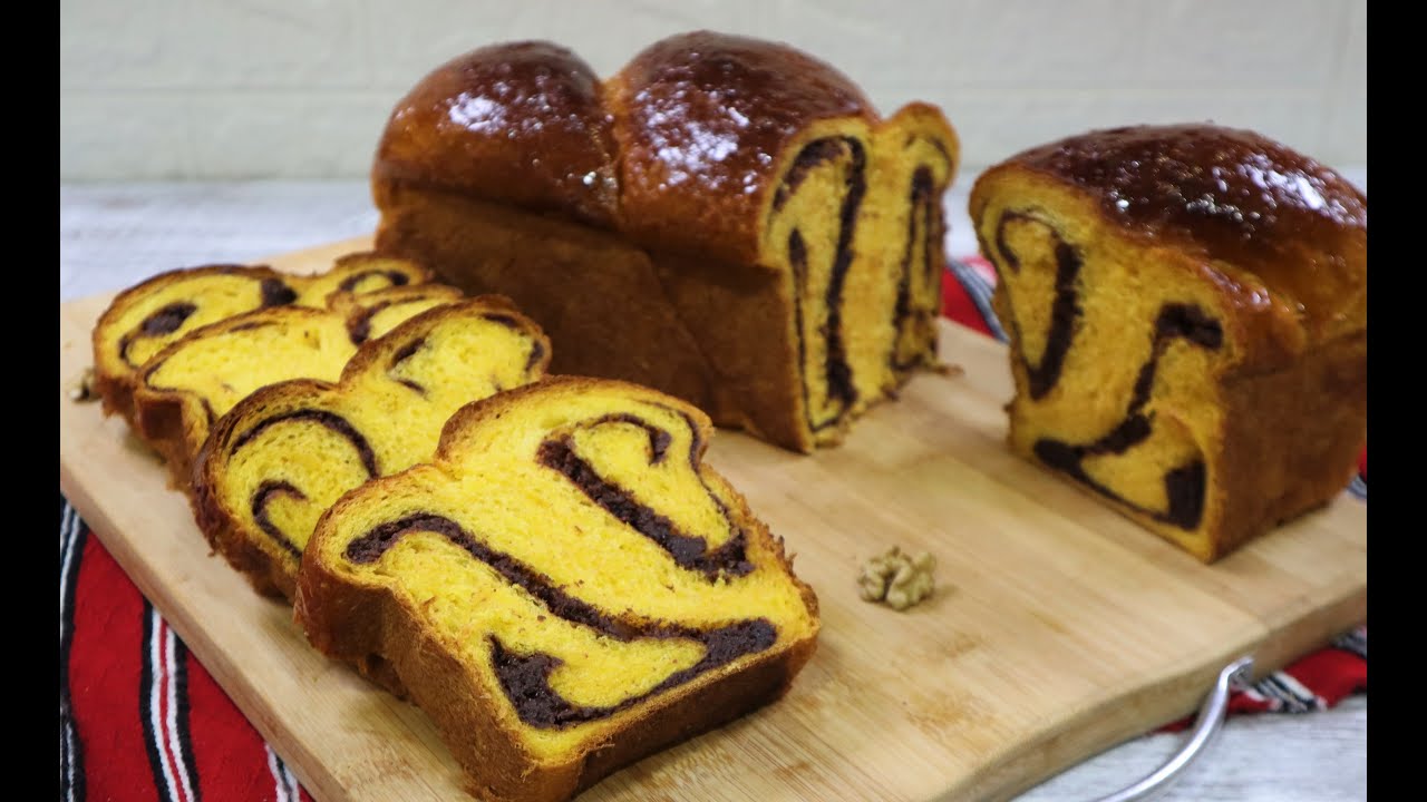 Веганская тыквенная бриошь, фаршированная ореховым кремом и какао
