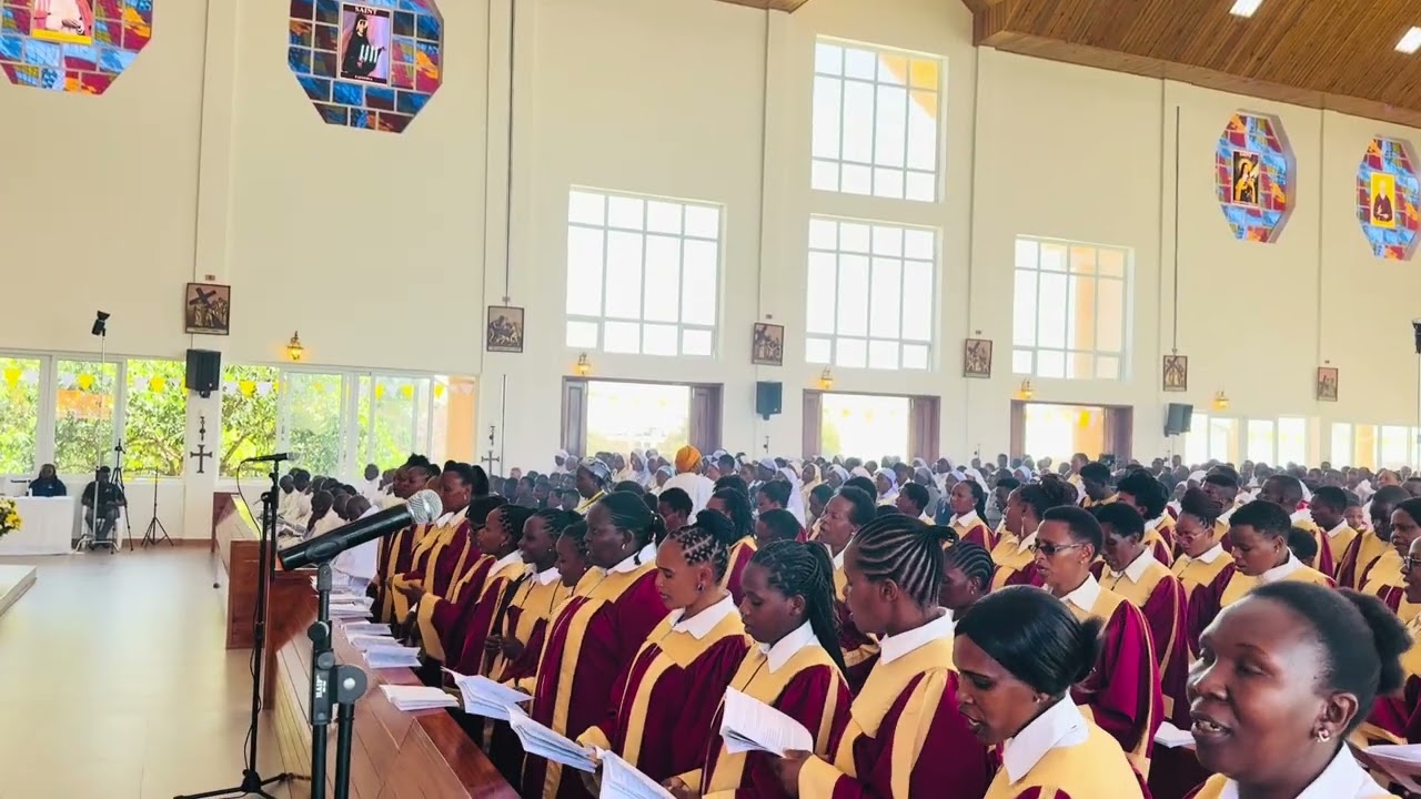 Sifa Kwako Mungu (Ahsante kwa Baraka): Kutabaruku Parokia ya Familia Takatifu - Njiro, Arusha