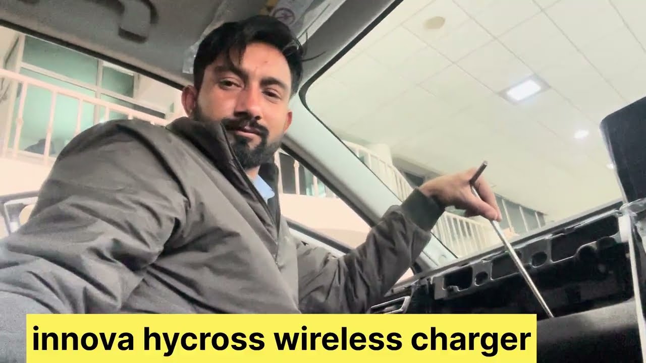 innova hycross wireless charger #viralvideo  #caraccessories #genuinevideo 