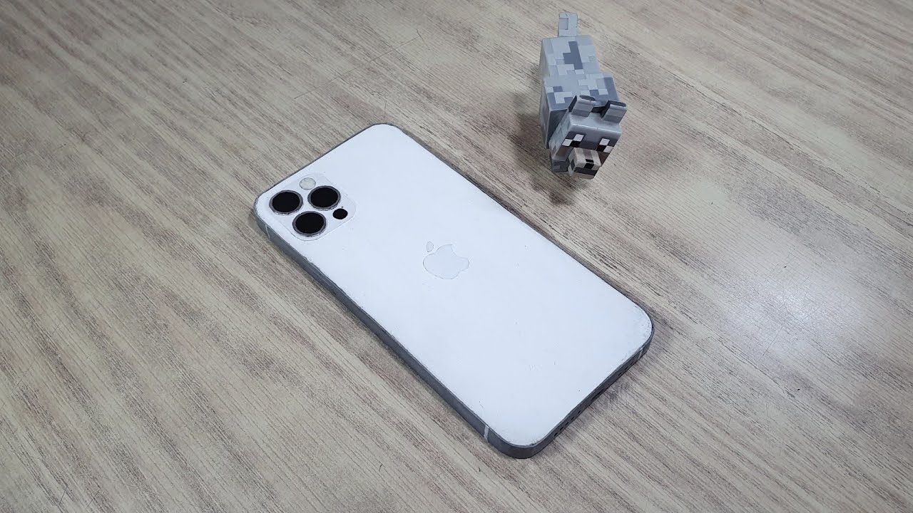 iPhone 12 pro реалистичный картонный дизайн | сотрудничество с FuturoTech