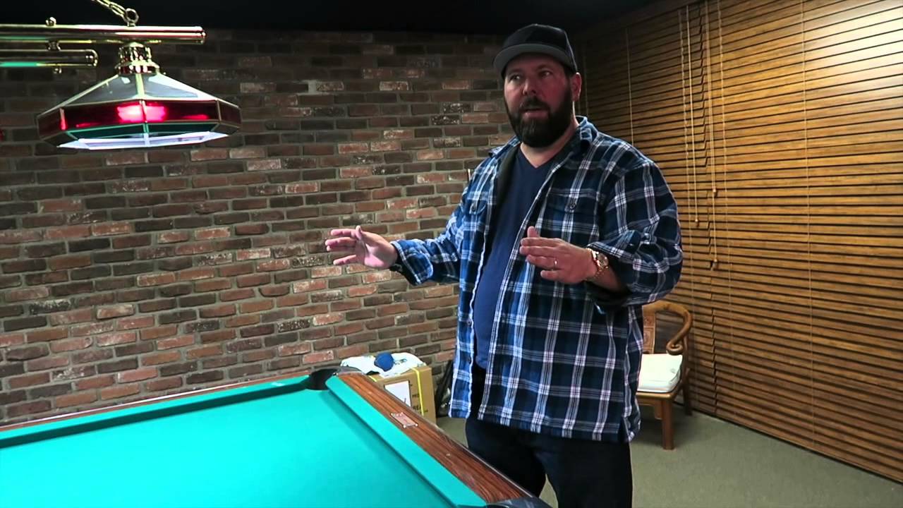 VLOG #10 - The Joe Rogan Experience, Pies, & a Hangover