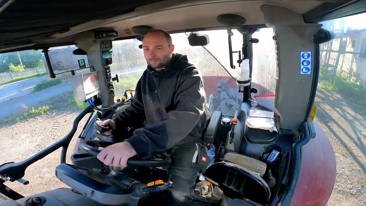 Cab View | Case IH Luxxum 100 | Feeding Cows