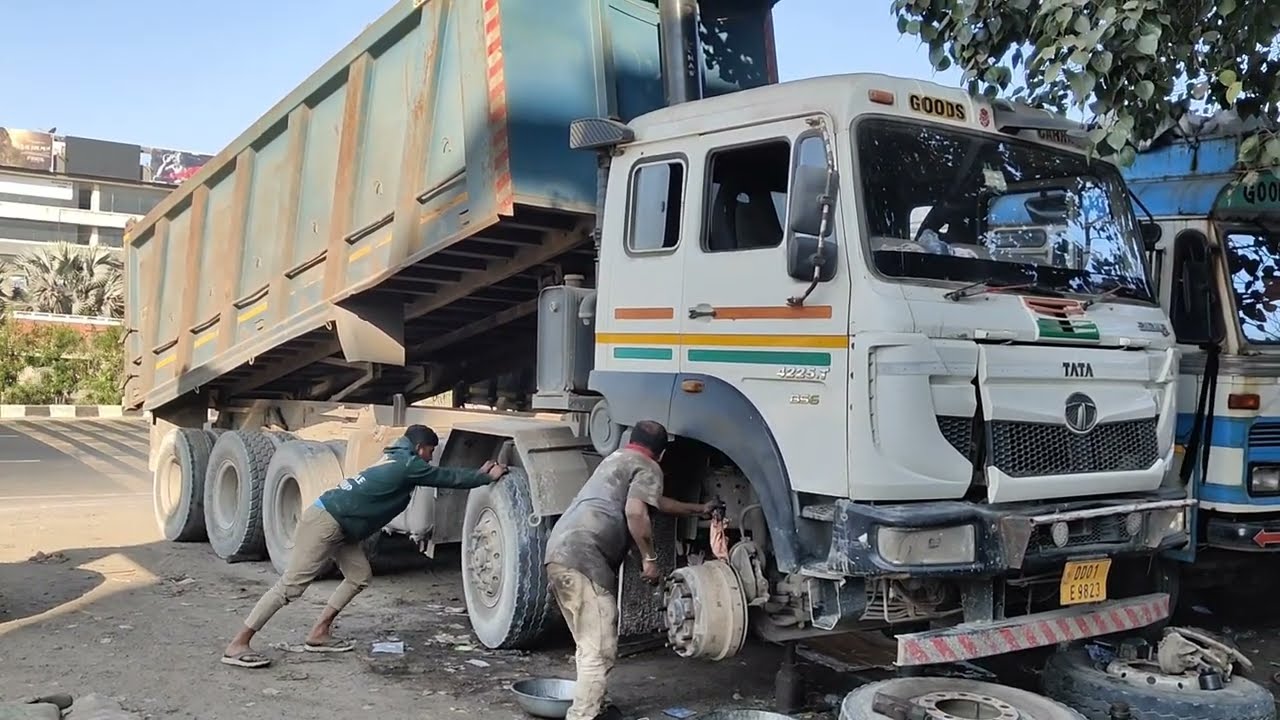 KingPin Change & Service Work On TATA Signa 42.25T BS-6 Modal !!