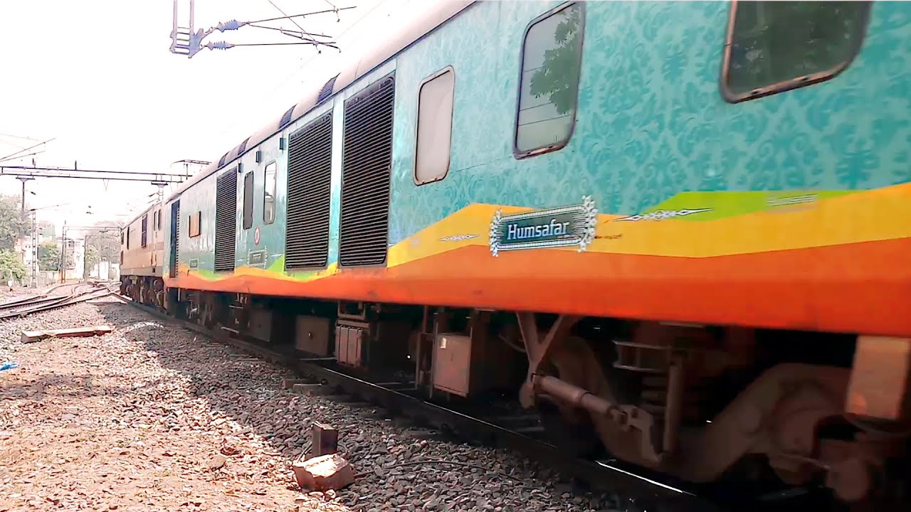 Antyodaya Express Crossing Millennium Express Musical track sounds | AVK Trainzone