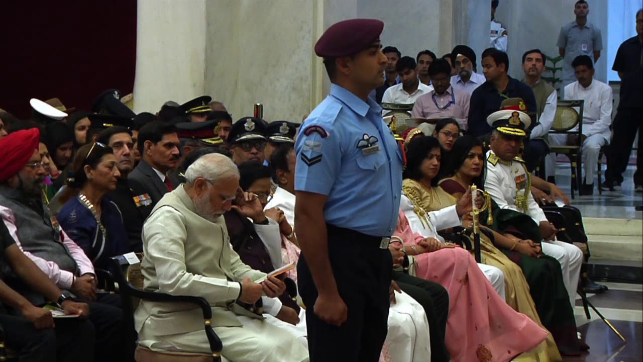 President Kovind presents Shaurya Chakra  to Corporal Devendra Mehta, Indian Air Force (Security)