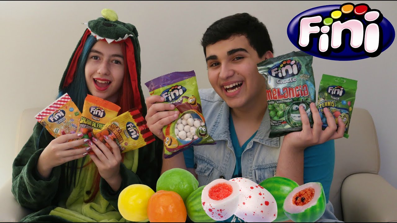 Experimentando Chicletes da Fini com Marina Bombonato !!!