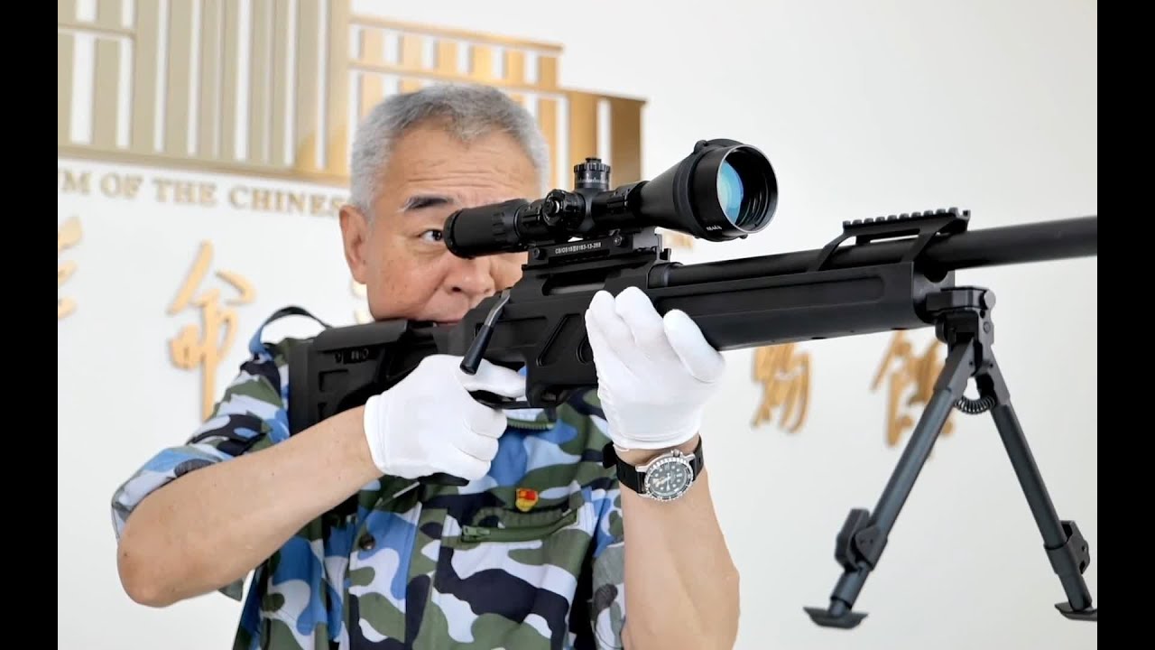 【CS/LR4型狙击步枪】这把狙击枪的设计者竟然是位美女，跟杨老师一起看CS/LR4型7.62mm高精度狙击步枪！