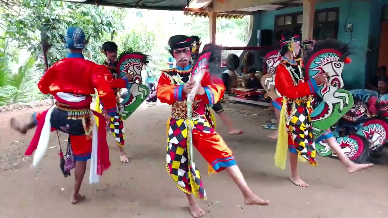Ebeg turonggo Mekarsari Budoyo live dk.siterong ds.binangun kec.karanggayam kab.kebumen