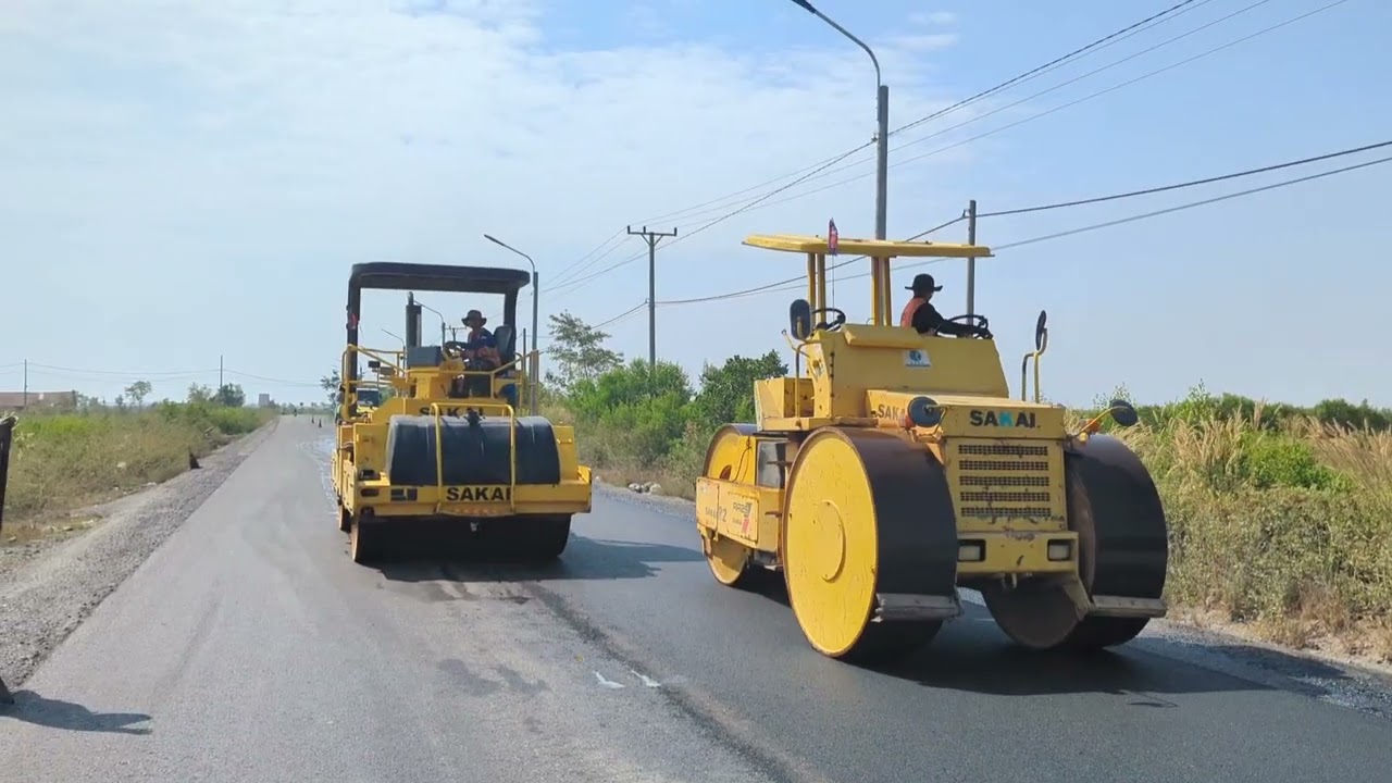 Laying and Compaction of Asphalt Concrete Pavement | Full Construction Process