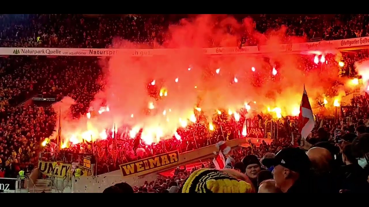VfB Stuttgart - Borussia Dortmund 0:2 - [Pyroshow BVB-Fans)