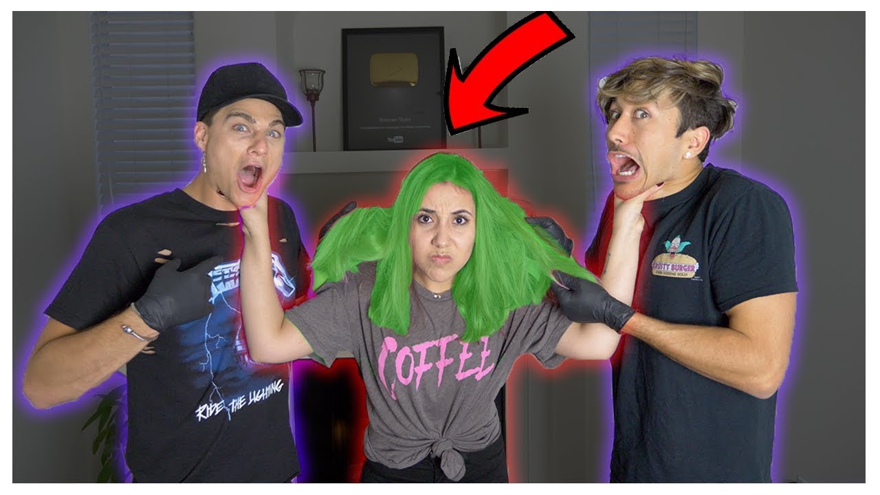 DYING MY SISTERS HAIR WHILE SHE'S ASLEEP PRANK!!