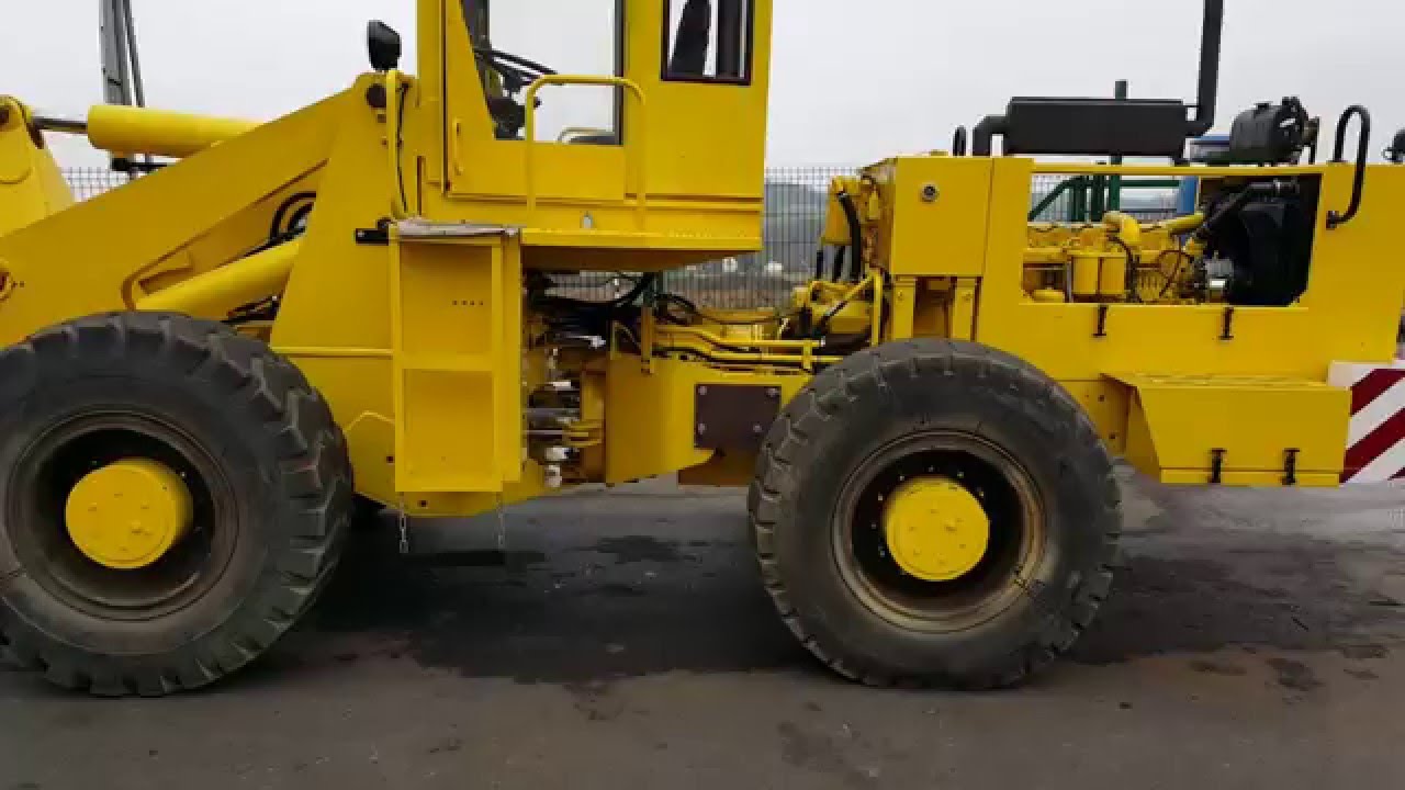 Фронтальный погрузчик UNK 320.