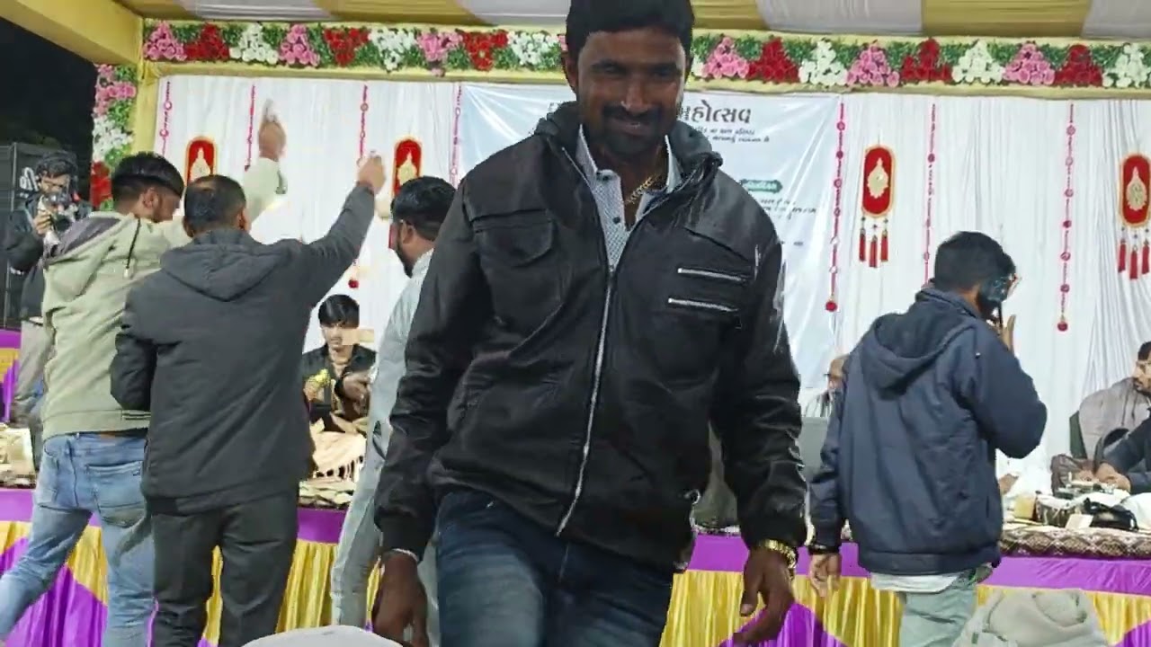 નંદાણીયા પરિવારના કુળદેવી શ્રી વેરાવરી માતાજી ના મંદિરનુ નવ નિર્માણમાં ભવ્ય સંતવાણી પ્રીતિ બેન વાજા