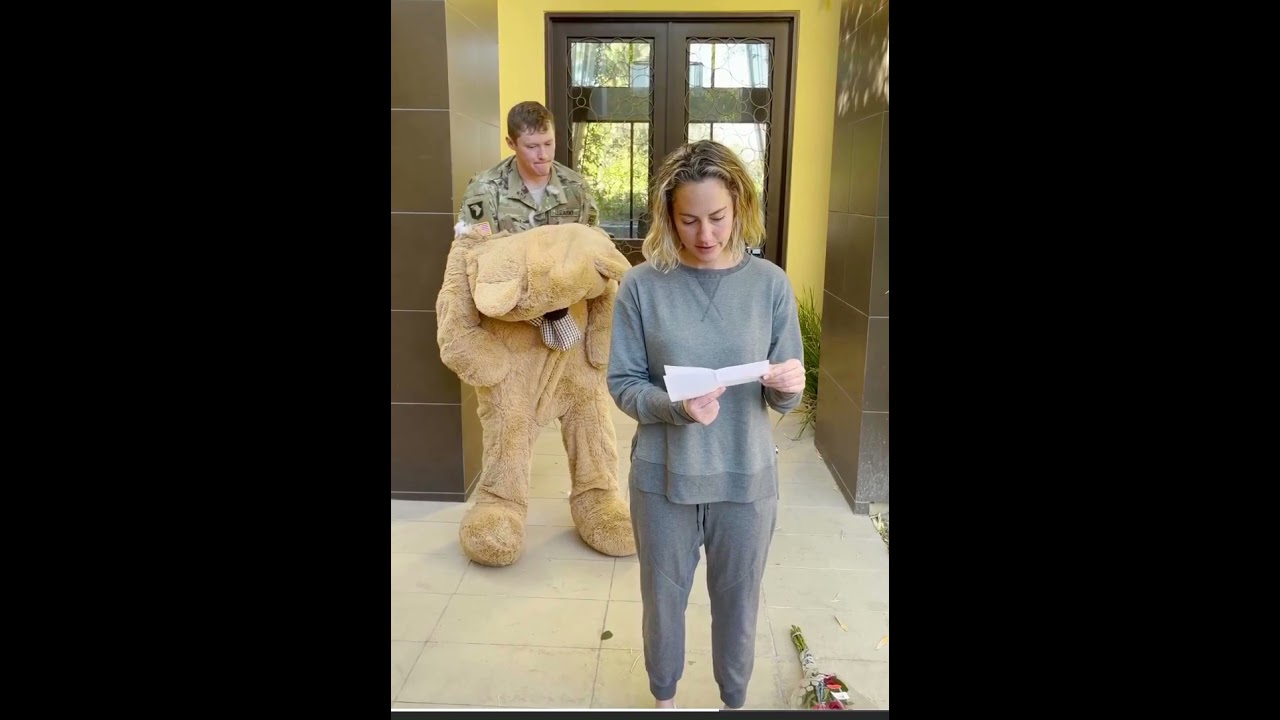 Soldier surprise he’s wife 💐