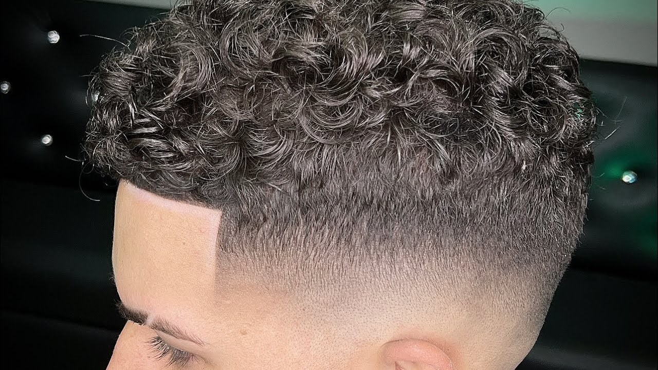 Corte desvanecido alto skinfade, más peinado con ondulación #barbereducation