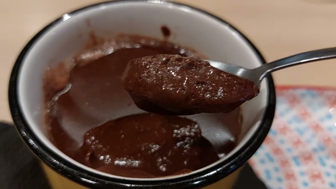 Unbelievable is this the thickest hot chocolate in the world #viral #foryou #yt #satisfying #mukbang