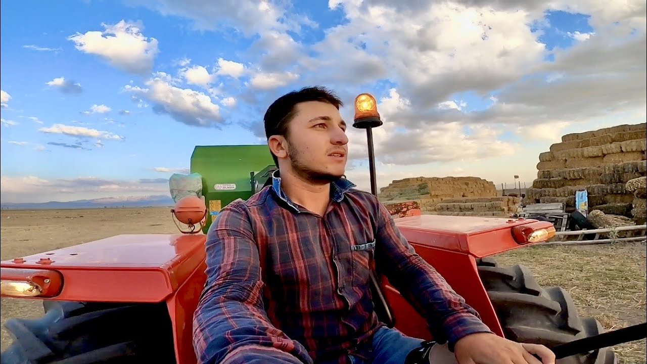 Hayvanlara yem hazırlıyoruz