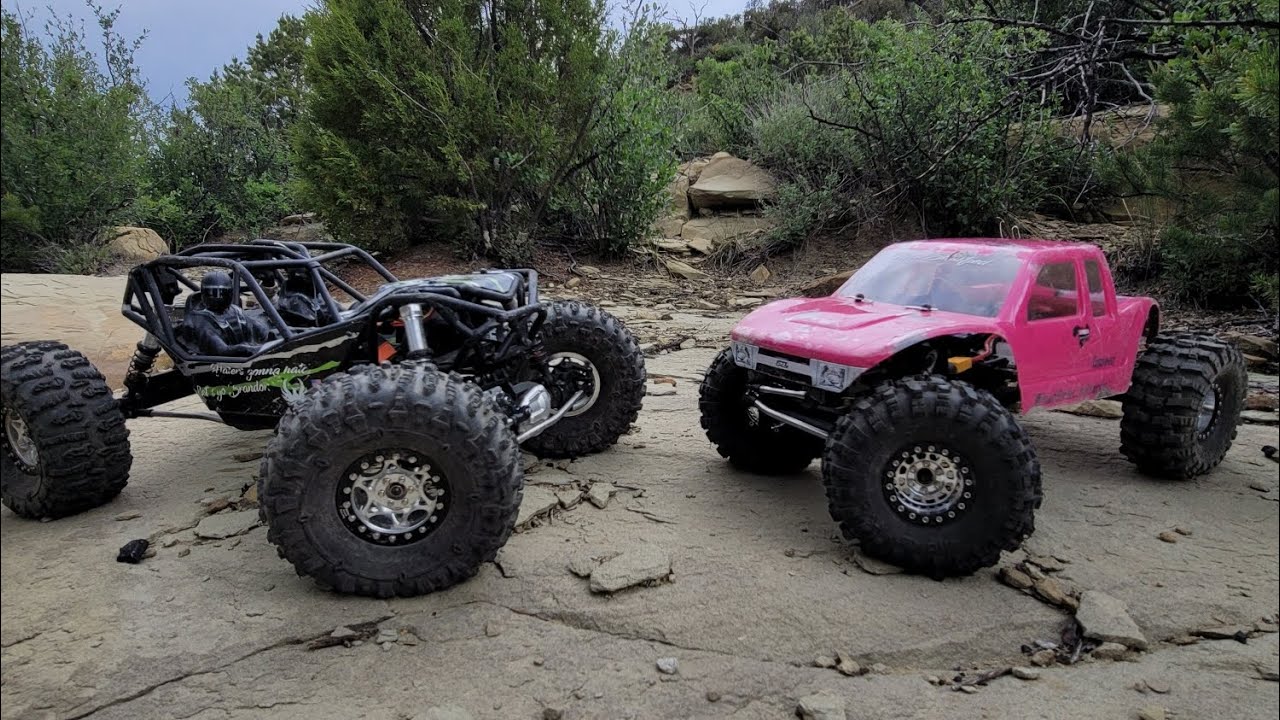 Gspeed V4 vs Axial Ryft #crawler #axial #gspeed