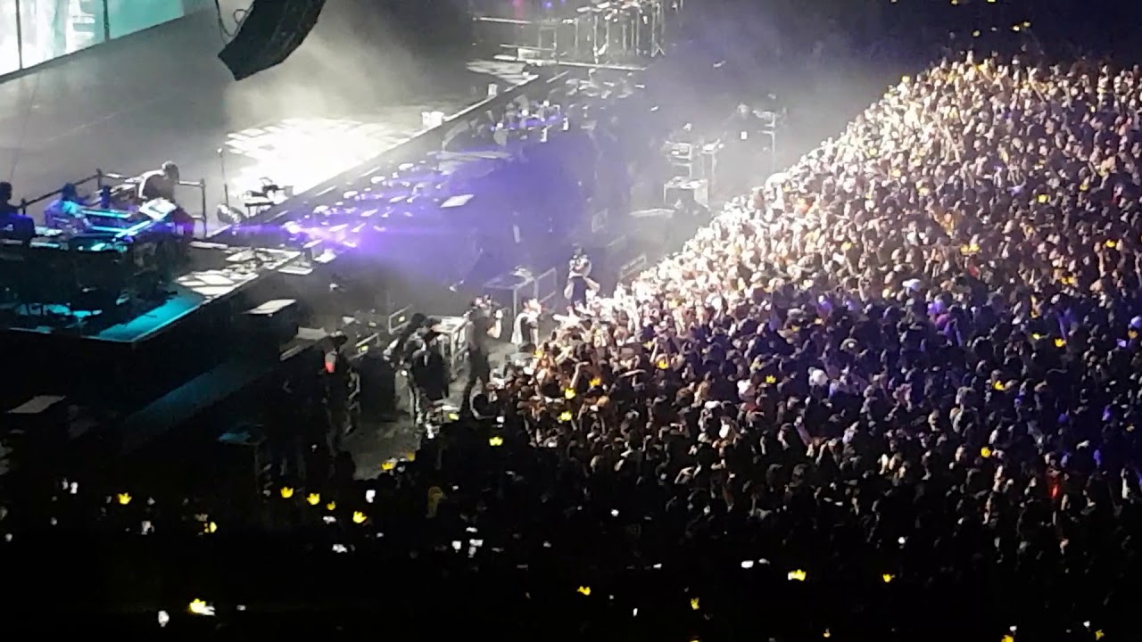 UNTITLED2014 - GDRAGON LIVE IN MELBOURNE 2017 MOTTE