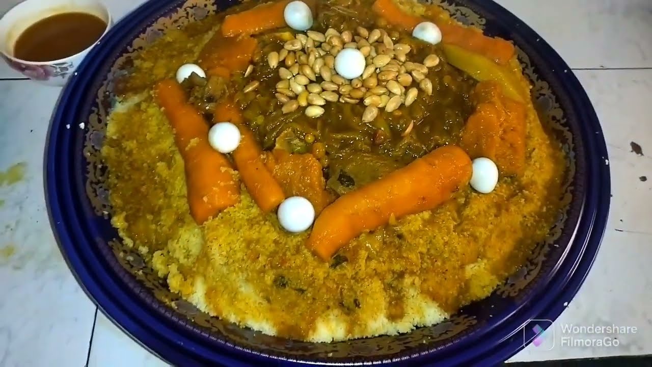 اسهل كسكسو بتفاية والذ كسكسو ممكن تديري وتحميرت لوجه من ايد طباخ القاسمي  وسر من اسرار 😨