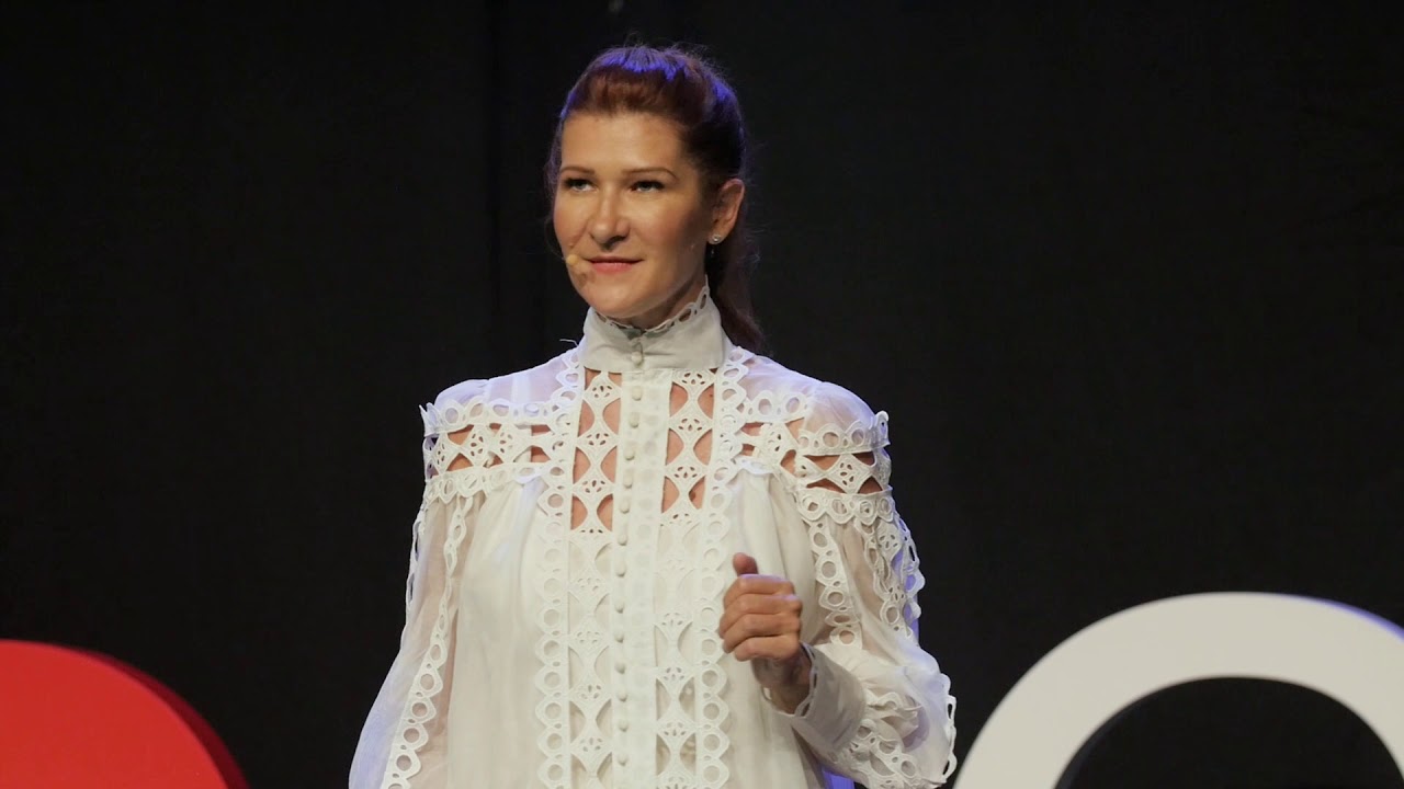 Nail it, Scale it, Sail it - an entrepreneurial journey | Loredana Pădurean | TEDxCluj