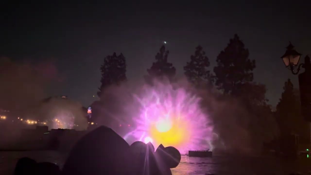 Fantasmic pyro and fire effects return to the show 2024