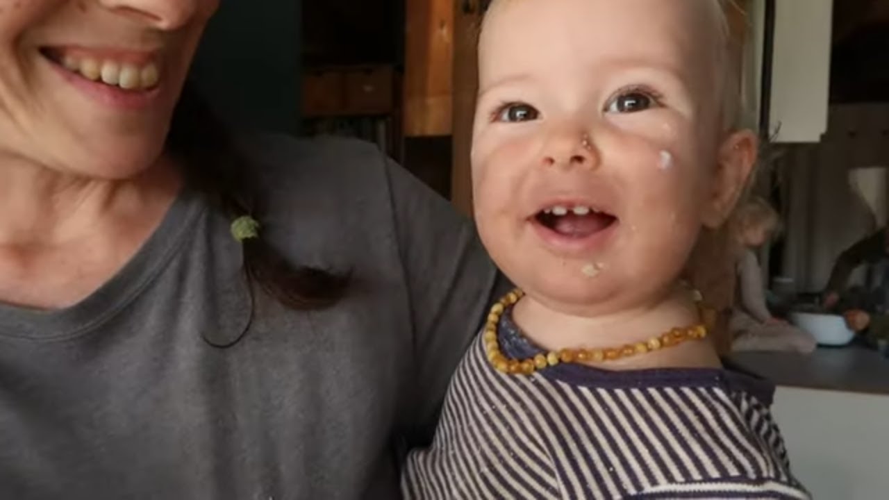 HOMESTEAD LIVING VIDEO #14 (December 2020) / Winter Day In The Life and Sourdough Einkorn Bread
