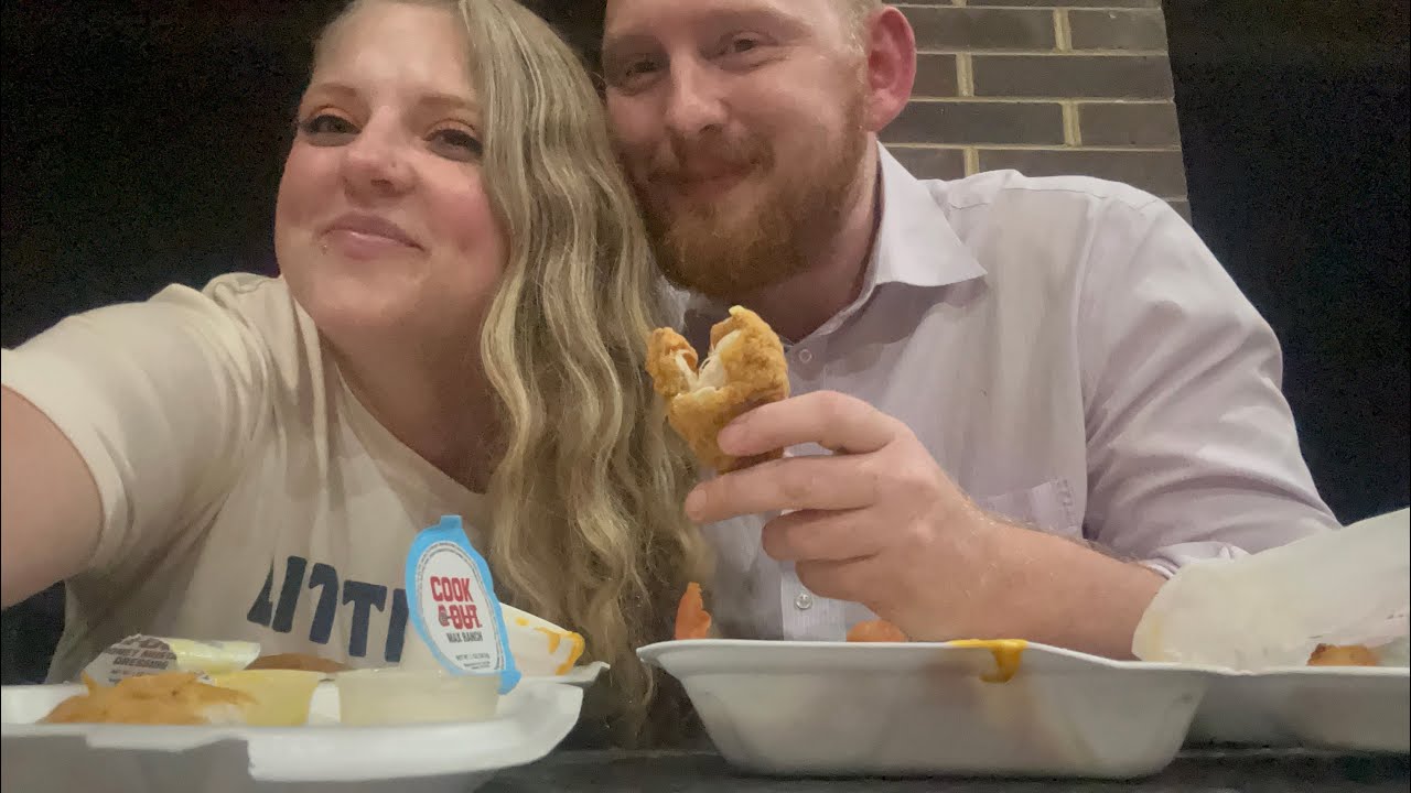 Eating Cook Out 🧑‍🍳 👨‍🍳 With Matt ❤️Eat With US !