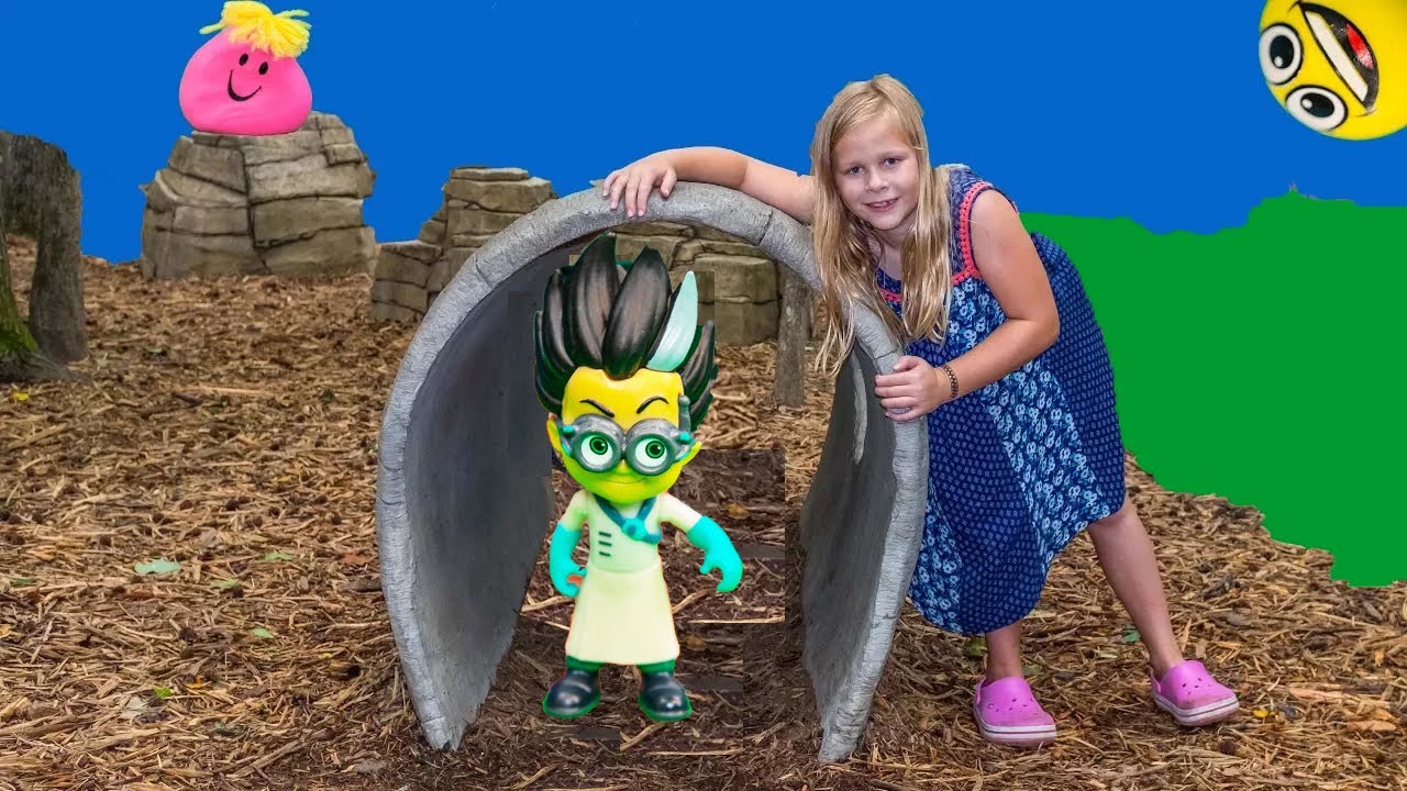 Assistant Hunts for the Silliest Things In The Woods with PJ Masks